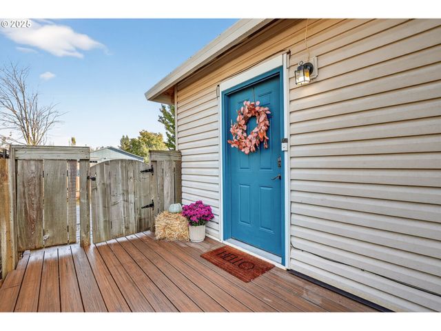 10941 MAIN St Ne, Donald, OR 97020