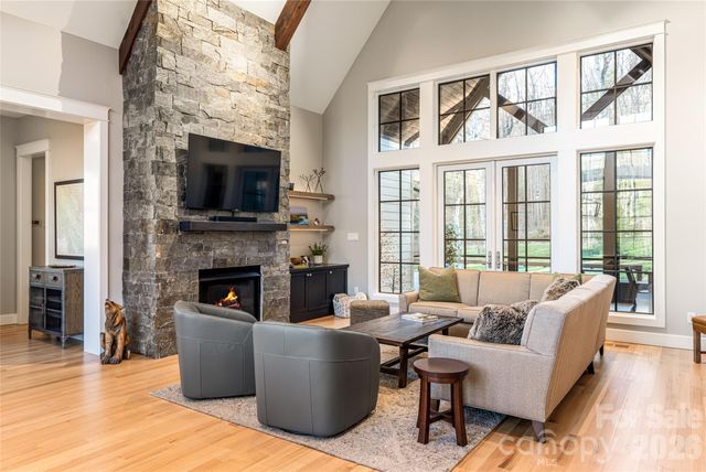 450 Barrington Drive, Asheville, NC 28803