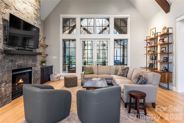 450 Barrington Drive, Asheville, NC 28803