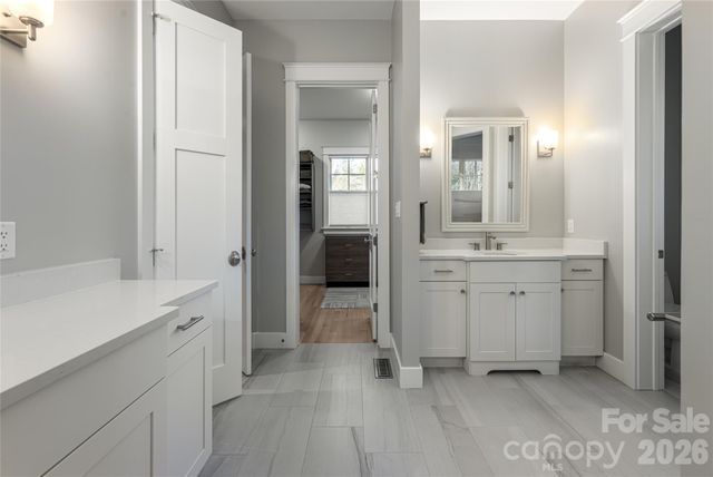 450 Barrington Drive, Asheville, NC 28803
