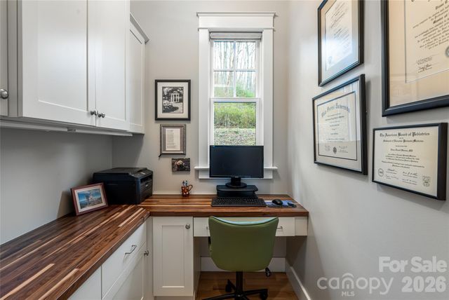 450 Barrington Drive, Asheville, NC 28803