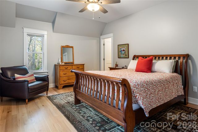 450 Barrington Drive, Asheville, NC 28803
