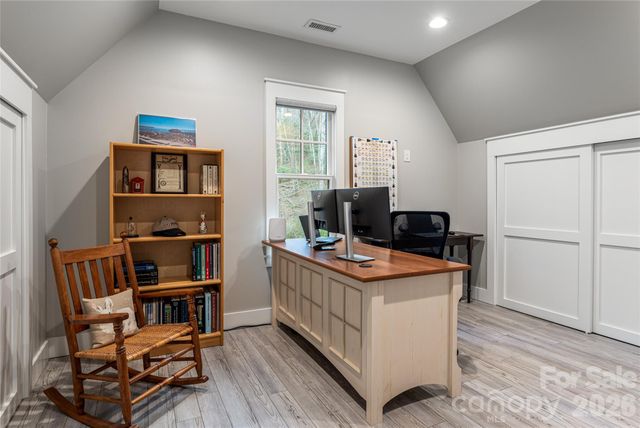 450 Barrington Drive, Asheville, NC 28803