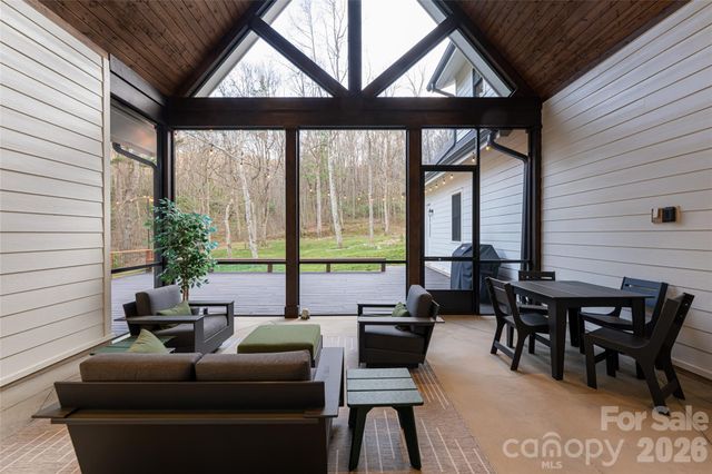 450 Barrington Drive, Asheville, NC 28803