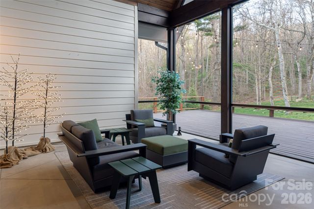450 Barrington Drive, Asheville, NC 28803