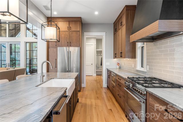 450 Barrington Drive, Asheville, NC 28803