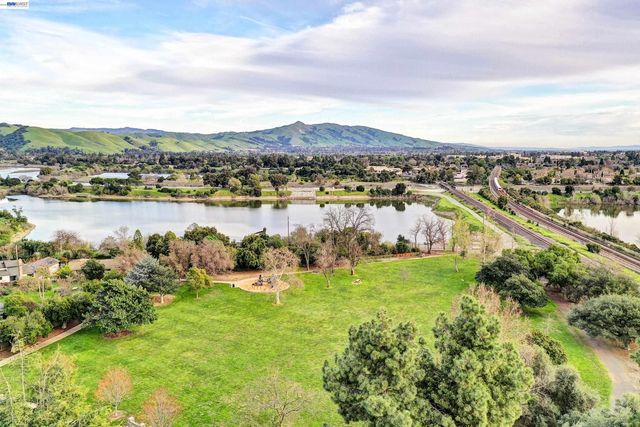 796 Posada Way, Fremont, CA 94536