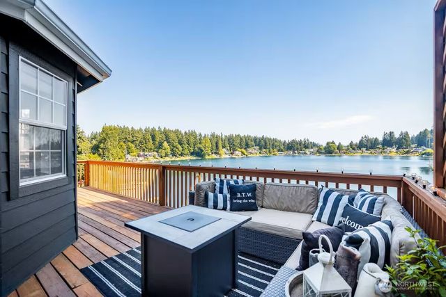 32 Lake Louise Drive SW, Lakewood, WA 98498