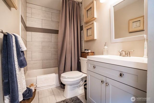 32 Lake Louise Drive SW, Lakewood, WA 98498