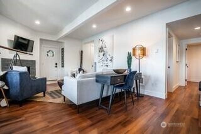 32 Lake Louise Drive SW, Lakewood, WA 98498