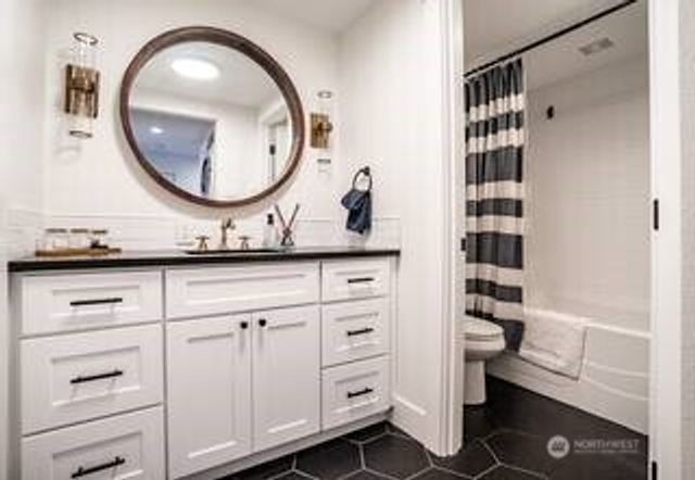 32 Lake Louise Drive SW, Lakewood, WA 98498