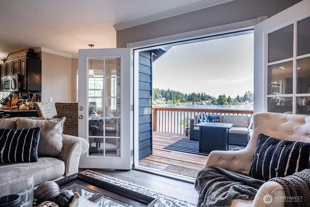 32 Lake Louise Drive SW, Lakewood, WA 98498