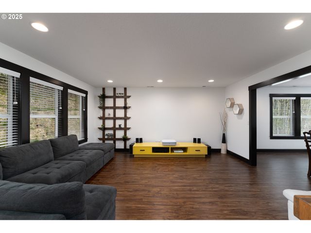 335 HILLSDALE Dr, Woodland, WA 98674