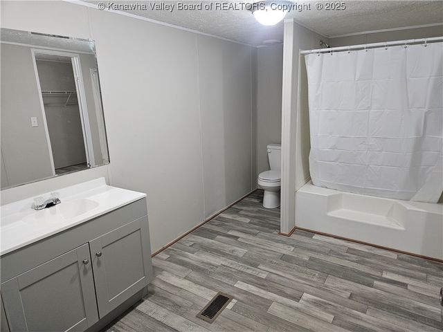 4452 Sandhill Road, Point Pleasant, WV 25550