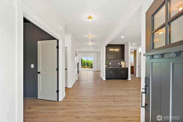 1238 9th Street SW, Puyallup, WA 98371