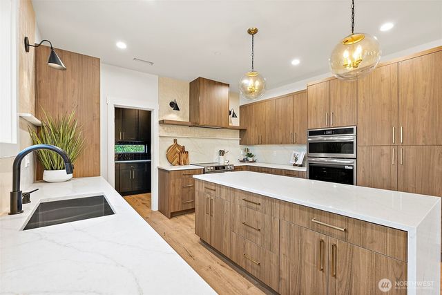 1238 9th Street SW, Puyallup, WA 98371