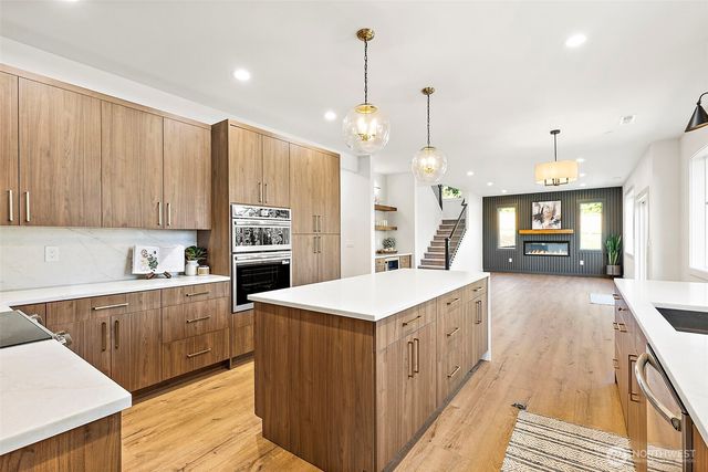 1238 9th Street SW, Puyallup, WA 98371