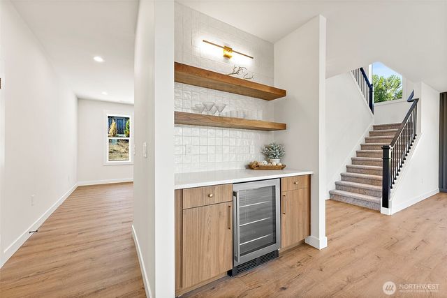 1238 9th Street SW, Puyallup, WA 98371