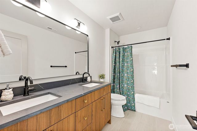 1238 9th Street SW, Puyallup, WA 98371