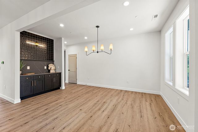 1238 9th Street SW, Puyallup, WA 98371