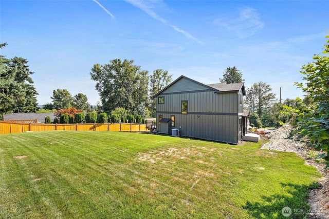 1238 9th Street SW, Puyallup, WA 98371