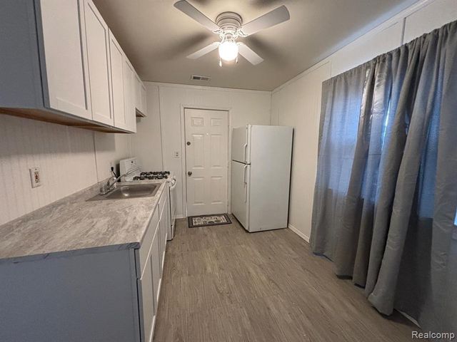 11291 Lozier Avenue, Warren, MI 48089