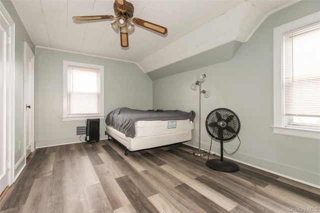 15 Clyde Avenue, Hempstead, NY 11550