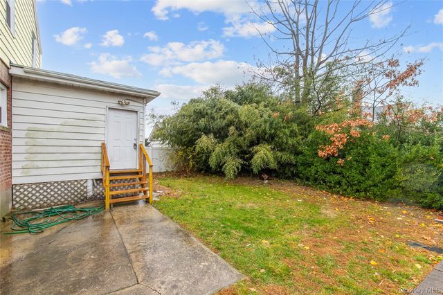 15 Clyde Avenue, Hempstead, NY 11550