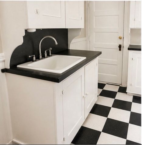 73 Moore Ave 3, Worcester, MA 01602
