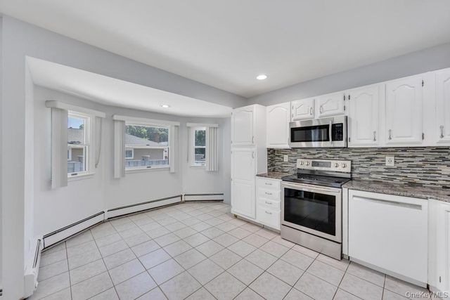 279 Haven Avenue, Ronkonkoma, NY 11779