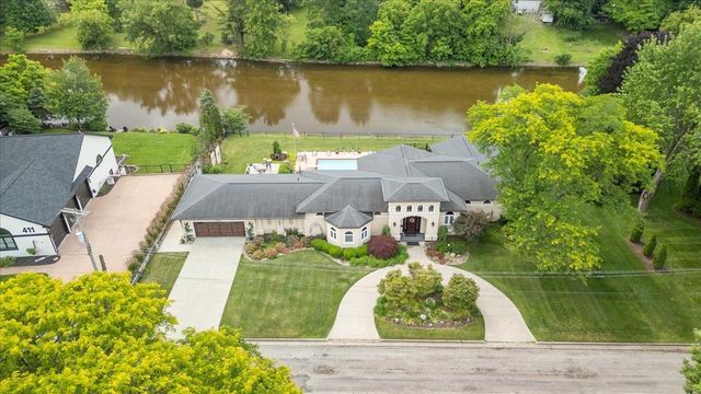 415 Curwood Drive, Owosso, MI 48867