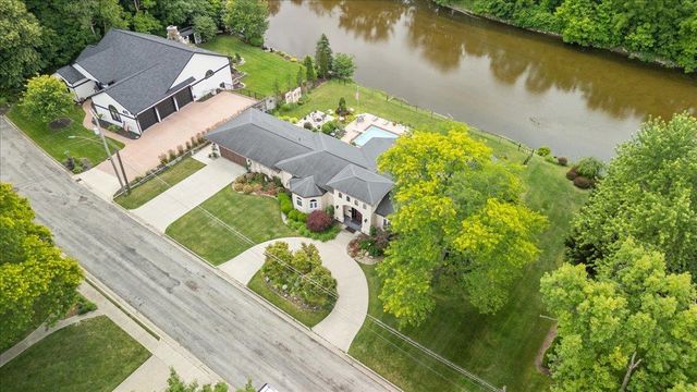 415 Curwood Drive, Owosso, MI 48867