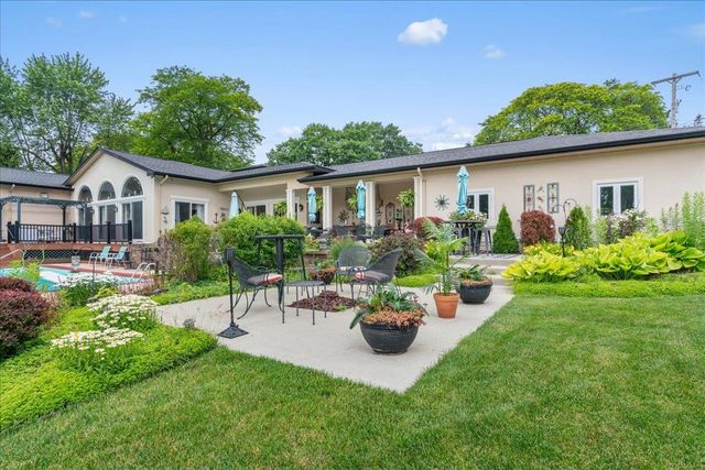 415 Curwood Drive, Owosso, MI 48867