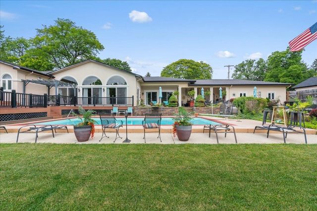 415 Curwood Drive, Owosso, MI 48867