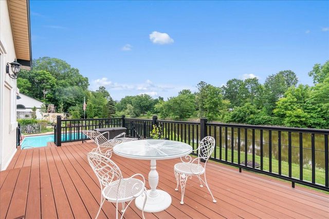 415 Curwood Drive, Owosso, MI 48867