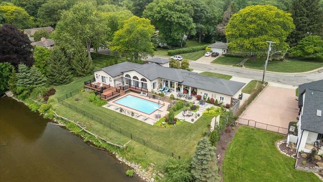 415 Curwood Drive, Owosso, MI 48867