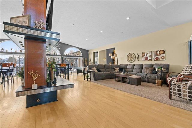 415 Curwood Drive, Owosso, MI 48867