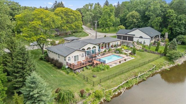 415 Curwood Drive, Owosso, MI 48867