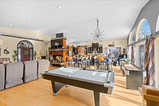 415 Curwood Drive, Owosso, MI 48867