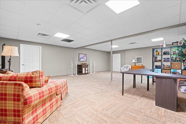 415 Curwood Drive, Owosso, MI 48867