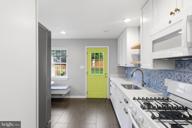 1805 S NELSON ST, Arlington, VA 22204