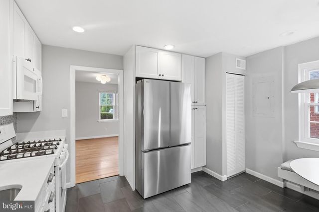 1805 S NELSON ST, Arlington, VA 22204