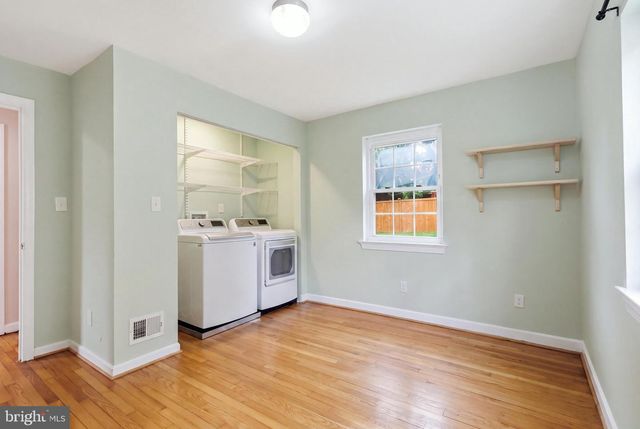 1805 S NELSON ST, Arlington, VA 22204