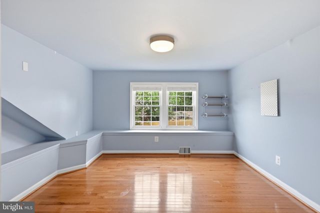 1805 S NELSON ST, Arlington, VA 22204