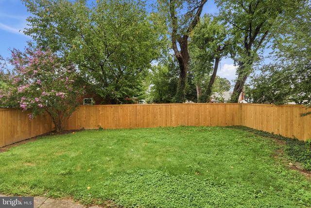 1805 S NELSON ST, Arlington, VA 22204