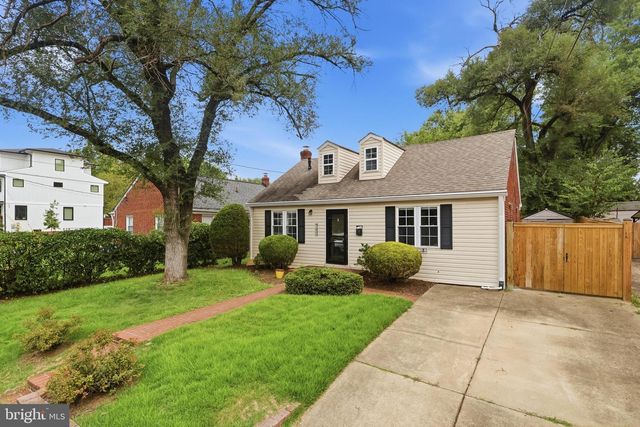 1805 S NELSON ST, Arlington, VA 22204