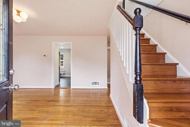 1805 S NELSON ST, Arlington, VA 22204