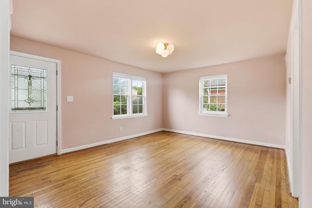 1805 S NELSON ST, Arlington, VA 22204