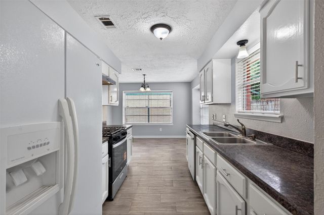 9510 Landry Boulevard, Spring, TX 77379