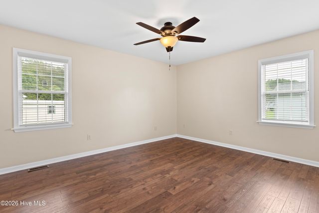 400 Kant Place, Jacksonville, NC 28540